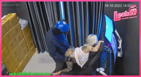 คลิปหลุดไทยxx catdevilswing เจ๊เมย์เล่นควยปลอมจนเงี่ยนแตก ก่อนคนส่งของมาเซอร์ไพรส์เย็ดสดคาหน้าคอม โม๊กควย ล่อหีกันเดือด ภาพวงจรปิดจับชัดทุกซอยไม่มีตัด!